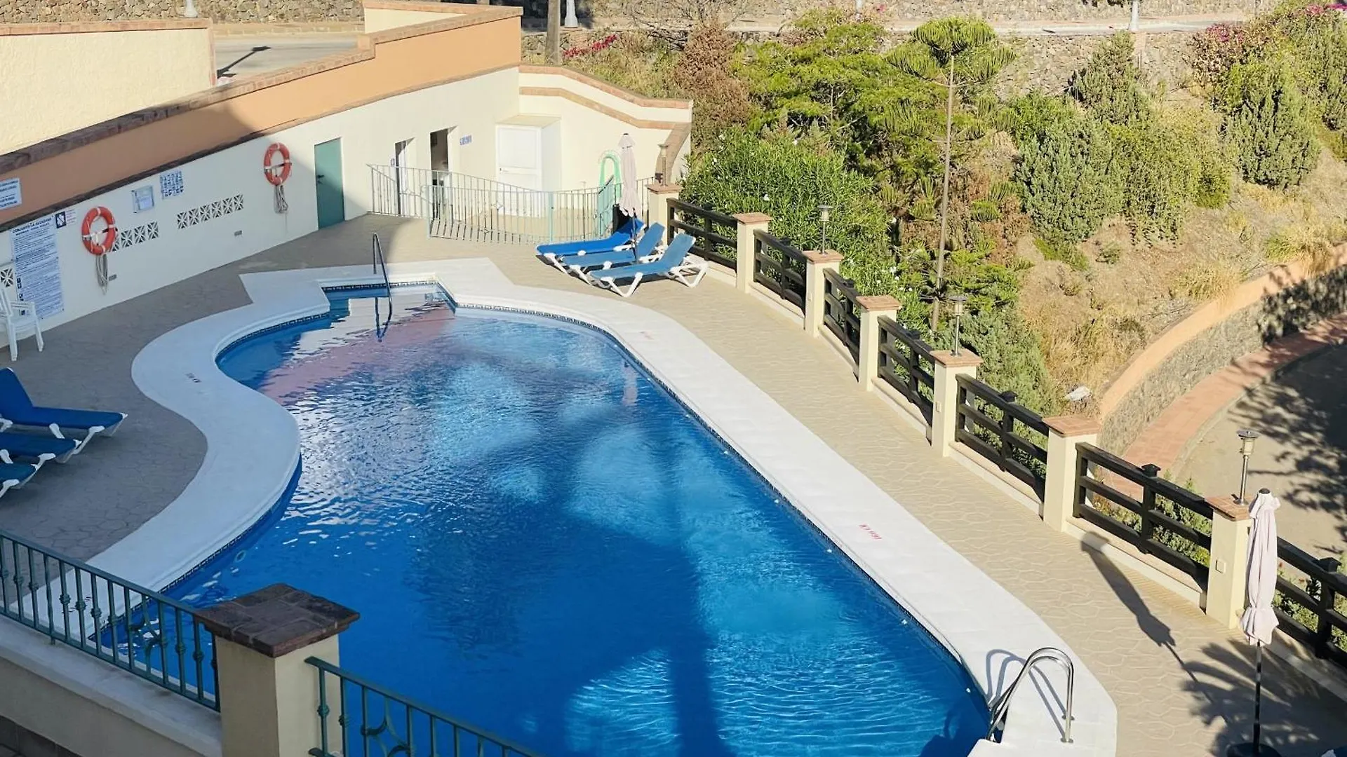 Apartamento Altos De Tamango Con Vistas Y Pisicina Nerja