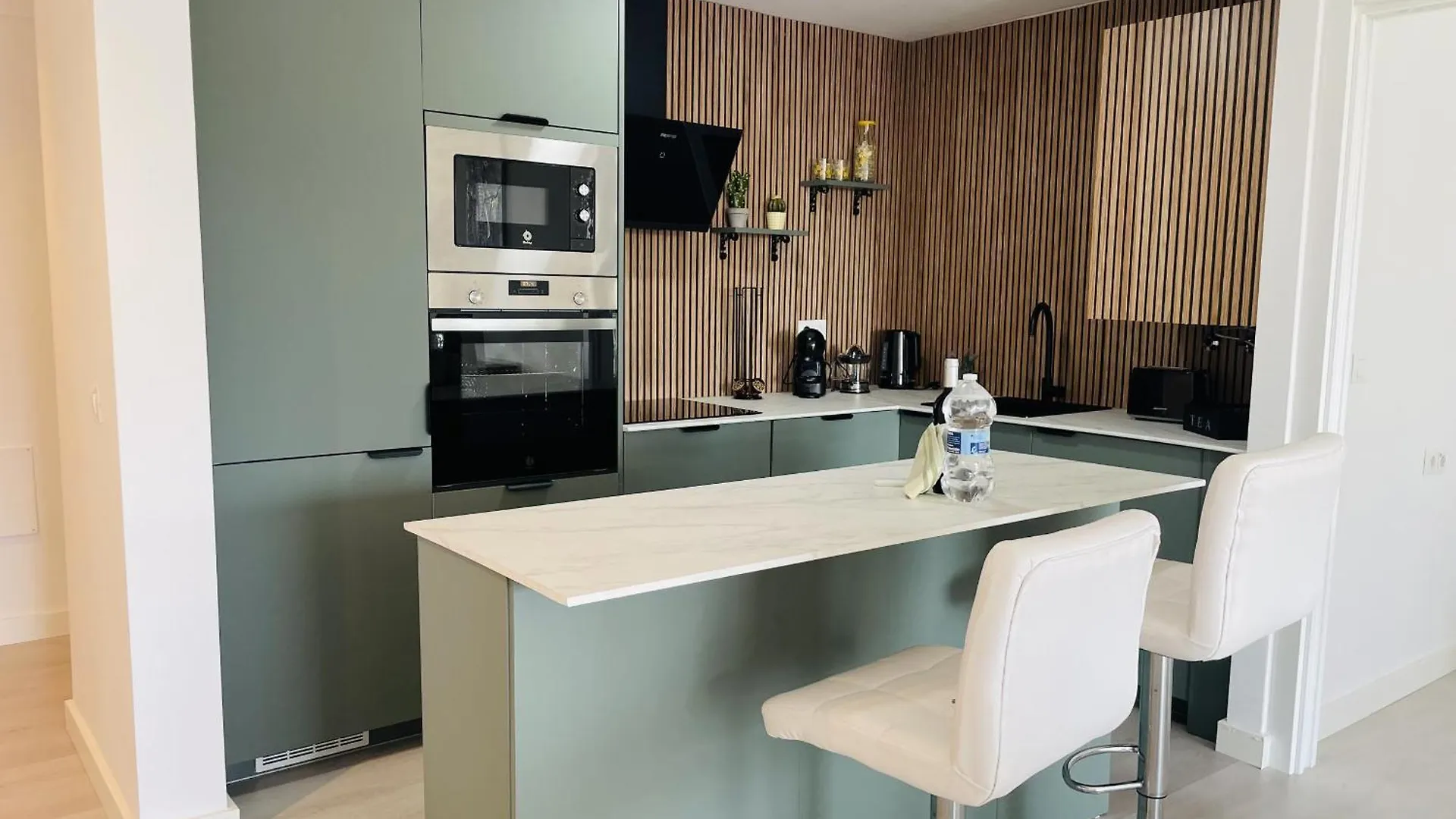 Apartamento Altos De Tamango Con Vistas Y Pisicina Nerja