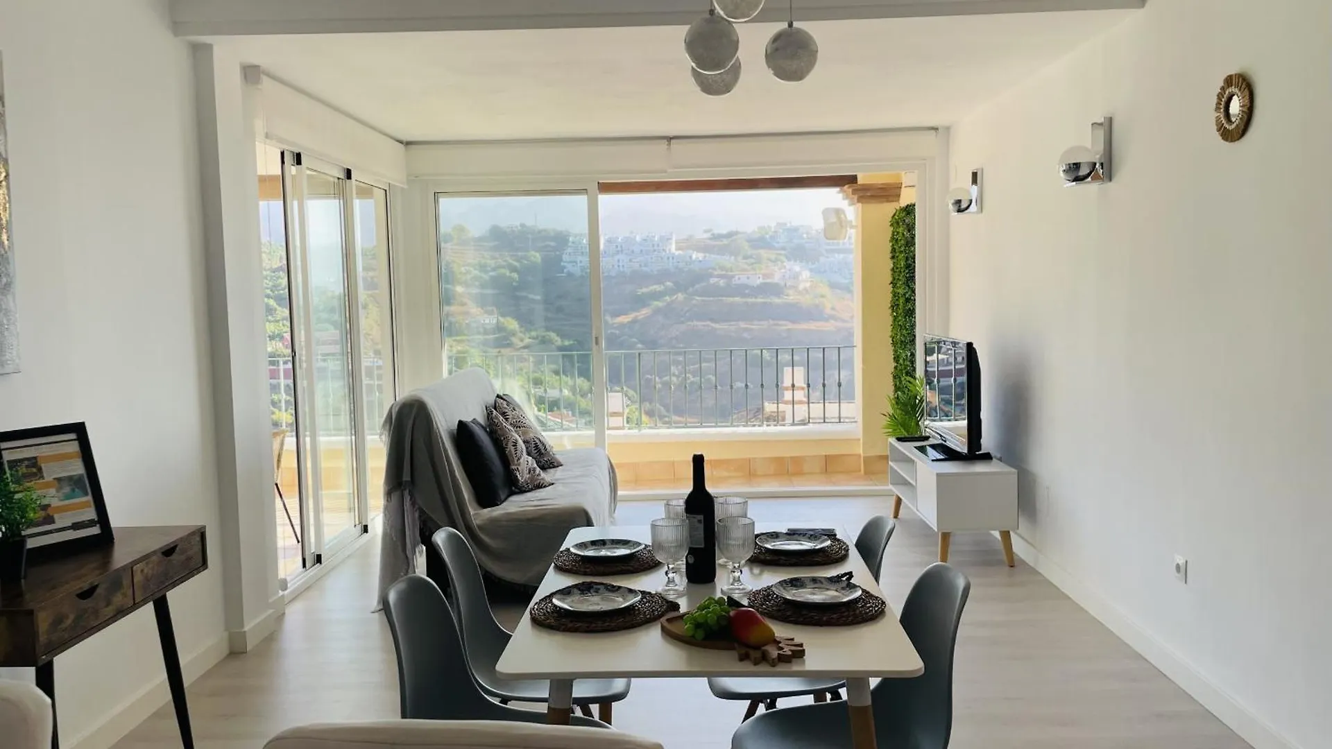 Apartamento Altos De Tamango Con Vistas Y Pisicina Nerja 0*,  Espagne